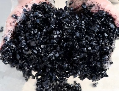 固安沥青冷补料（沥青砂）的优势特点与施工流程解析